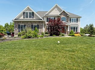 4 Misty Morning Ln, Watervliet, NY 12189