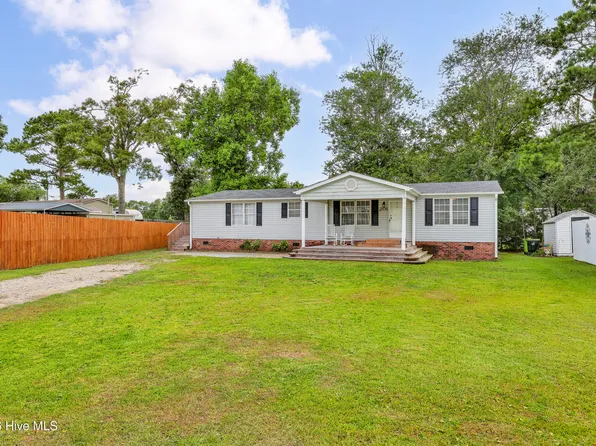 201 Blue Fan Street, Surf City, NC 28445