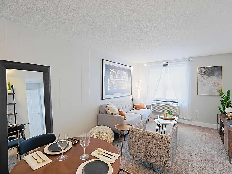 EMR Apartments — Photo 3