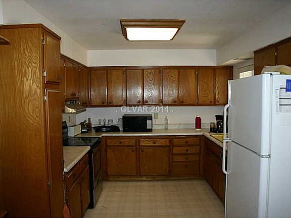 2nd image of 2695 Thurman Ave