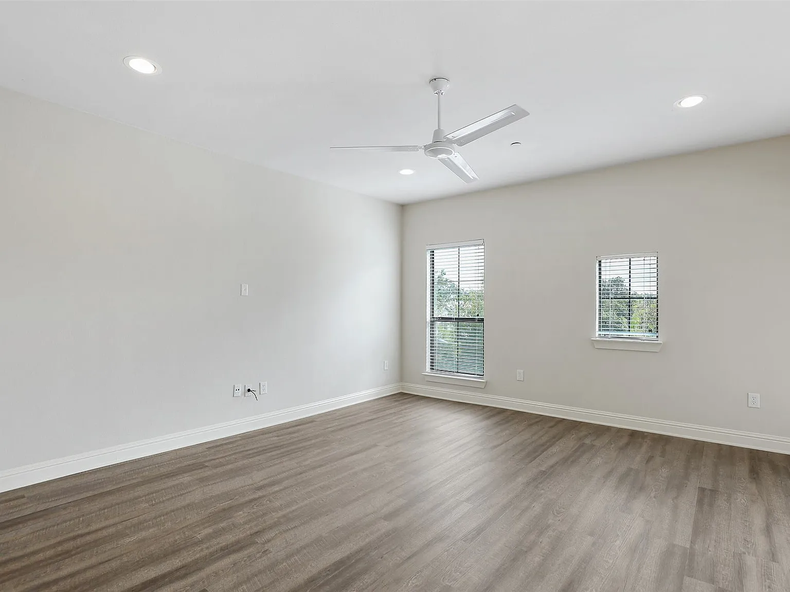 3 bed, 3.0 bath, 1754 sqft, $3,200 — Photo 3