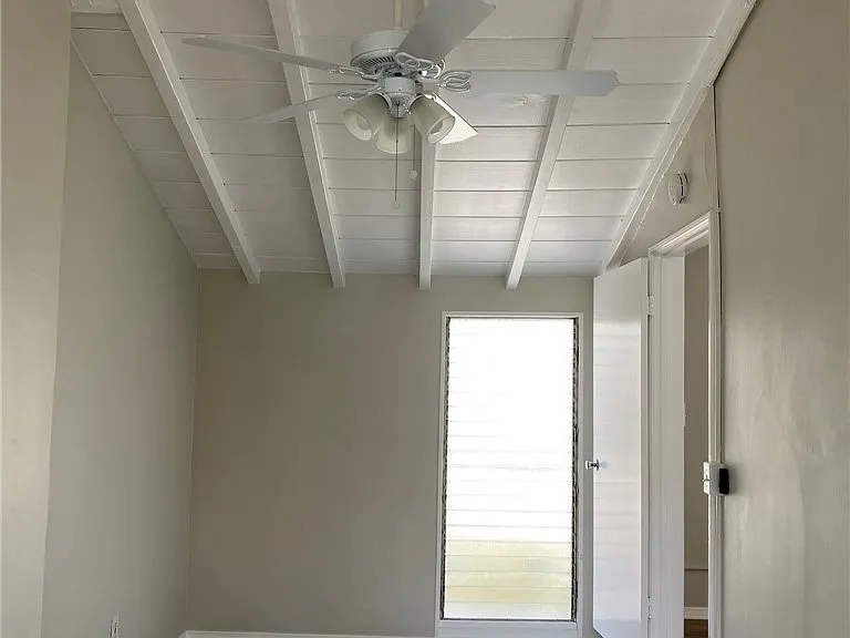 320 Sapphire Ave — Photo 14