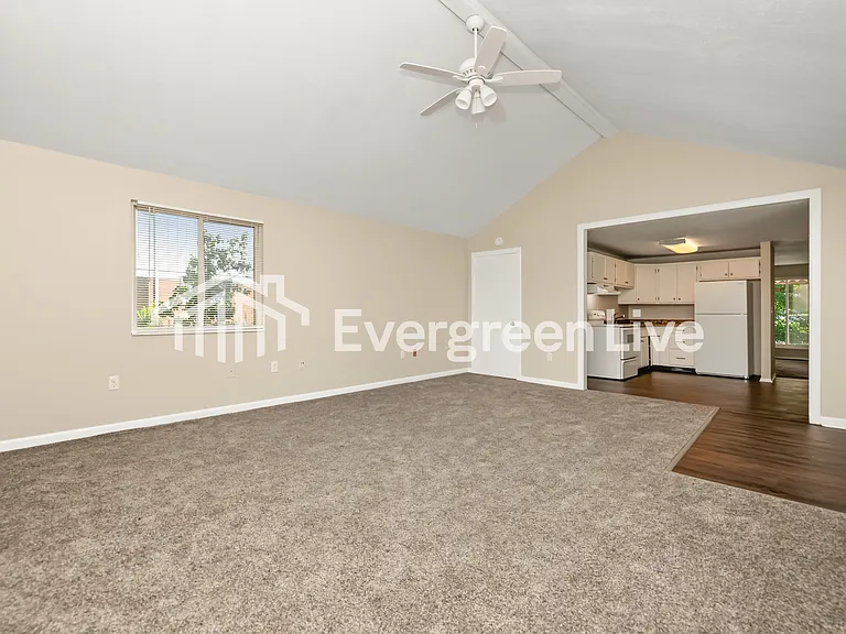 205 Tulip Dr — Photo 14