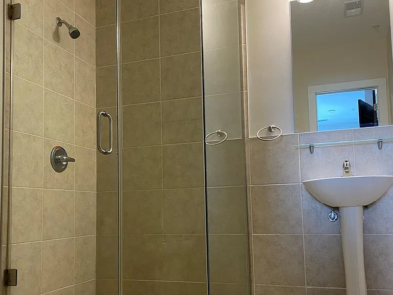 1 BR bath