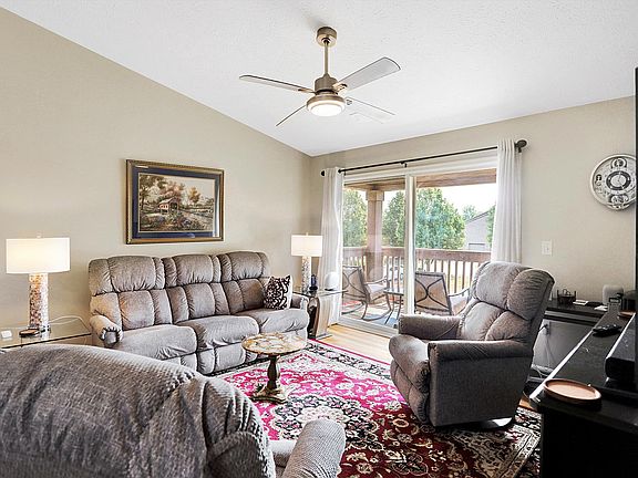 3rd image of 9812 Legends Creek Dr APT 207