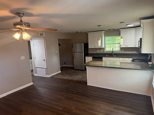4200 Hollygrove St #4200 — Photo 7