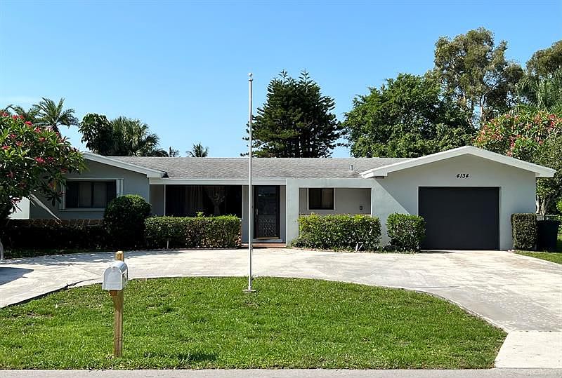 1st image of 4134 Holly Dr