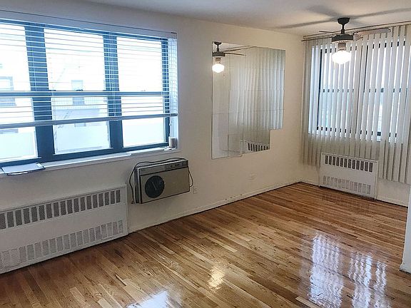 5th image of 3090 Voorhies Ave APT 6M