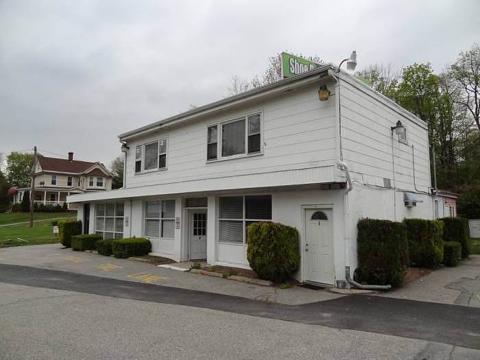 8 Oak Ridge Road