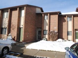 33639 Pondview Cir, Livonia, MI 48152