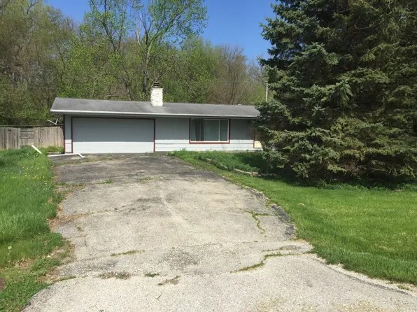 107 S Meadowhill Ln, Mahomet, IL 61853