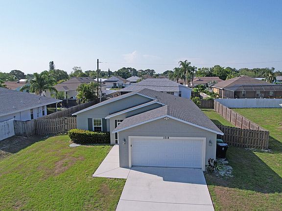 3rd image of 1018 SW Coleman Avenue