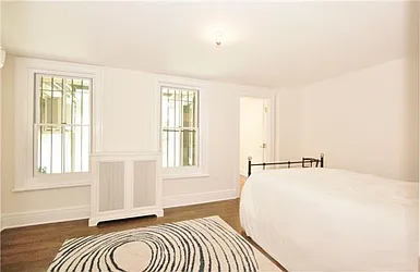 Rented by R New York