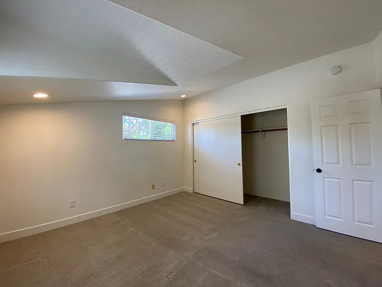 3010 N Broadway — Photo 30