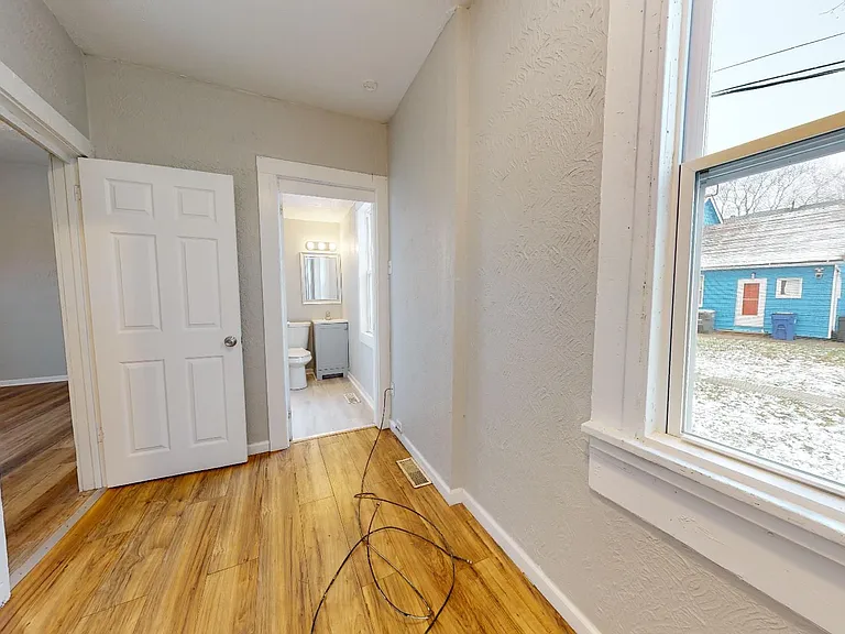 3344 Seymour Ave — Photo 9