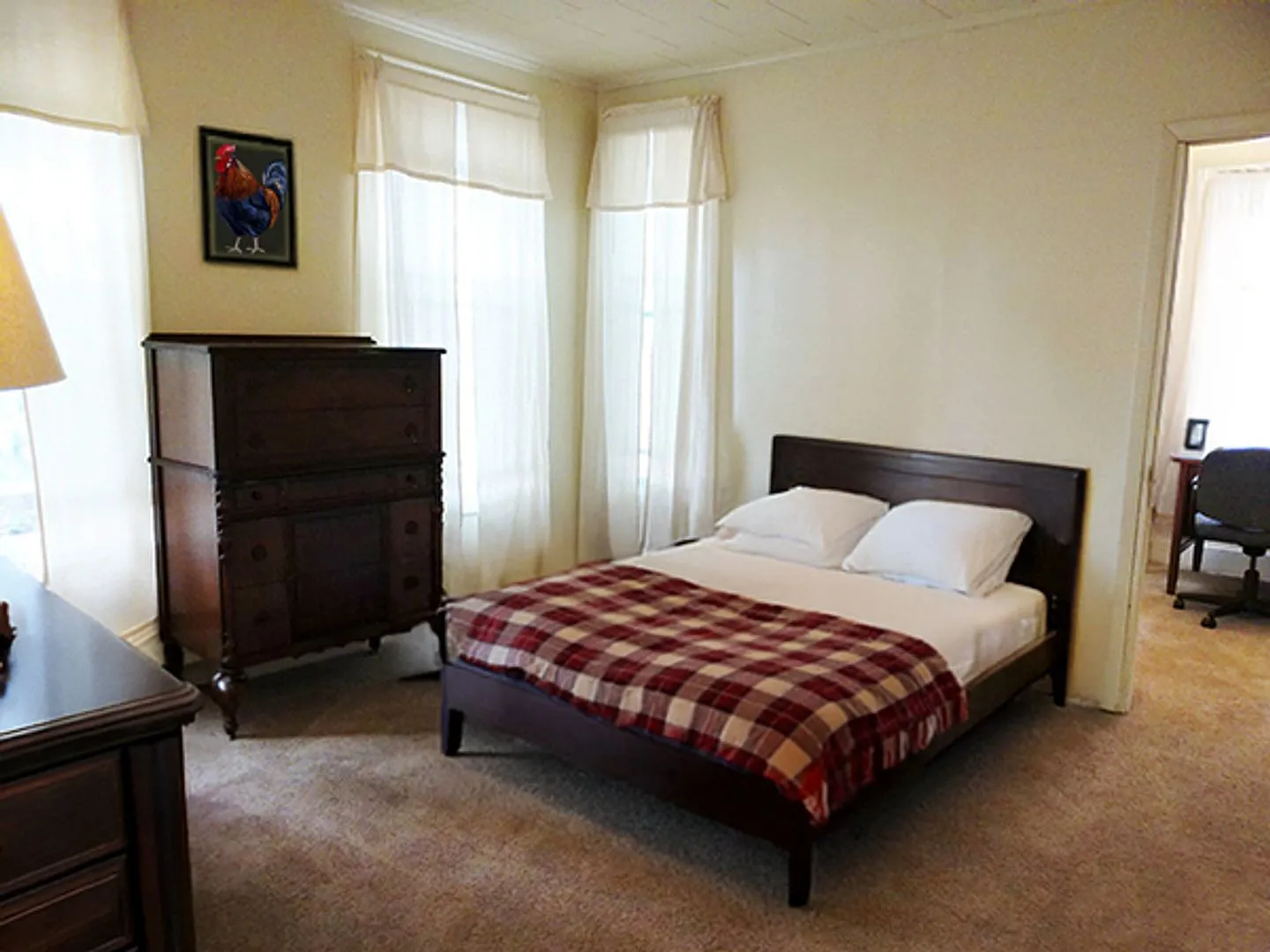 113 Comstock Place RM 1 - Room & Study Available 08/01/2027 — Photo 3