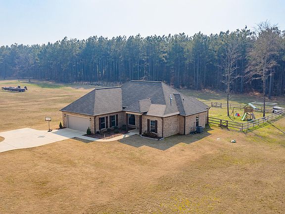 2nd image of 384 Carly Ln