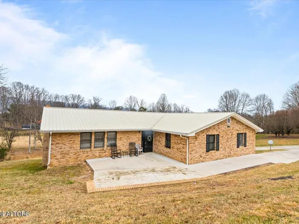 261 Lance Ln, La Follette, TN 37766