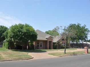 8001 Ridge Point Dr, Woodway, TX 76712