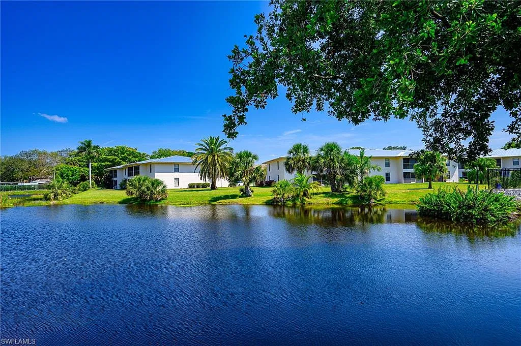2 bed, 2.0 bath, 1377 sqft, $4,500 — Photo 4
