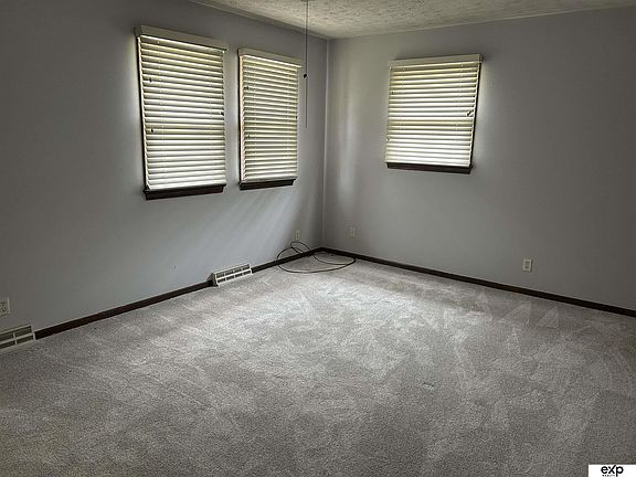 4th image of 7547 Washington St