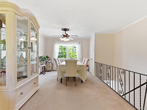 4th image of 10 Harbour Lane #4B