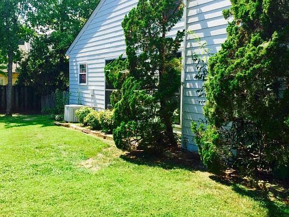 5th image of 1298 Leaside Ln
