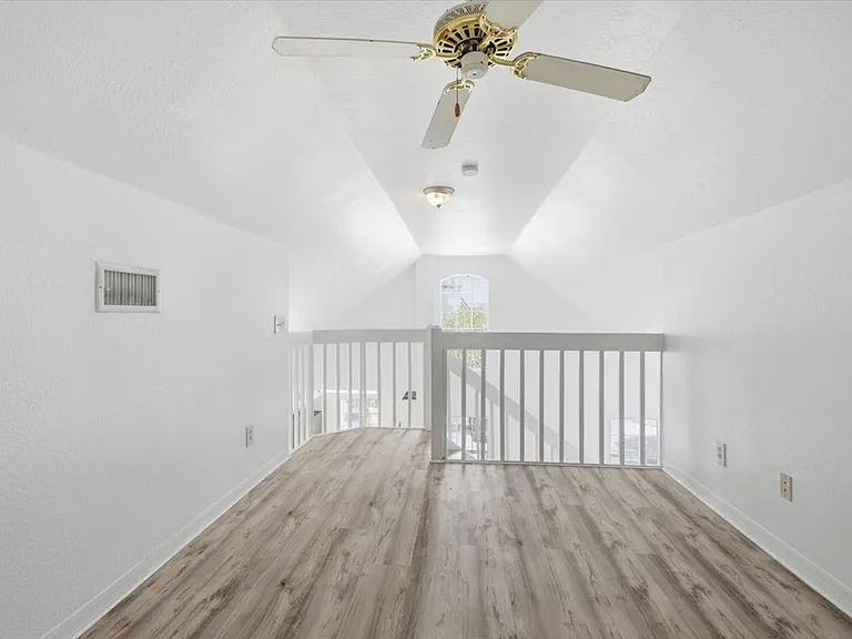 13703 Richmond Park Dr N #1706 — Photo 10