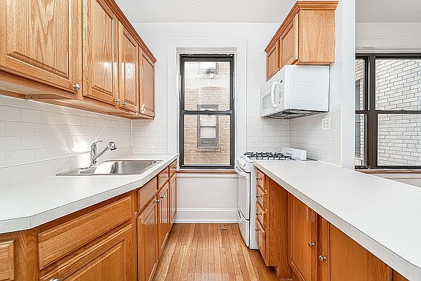 1st image of 21-46 Crescent St #B4