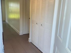8225 Sunrise Lakes Blvd, Fort Lauderdale, FL