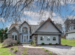 6 Warbler Dr, Fletcher, NC 28732