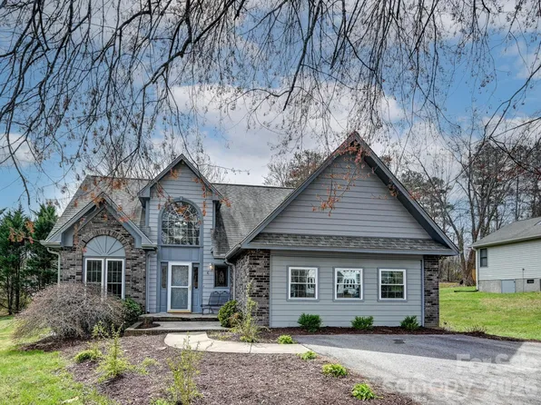 6 Warbler Dr, Fletcher, NC 28732