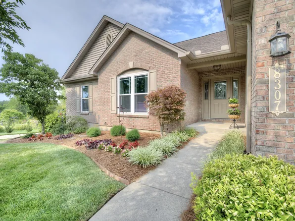 8307 Woodcreek Dr, Florence, KY 41042
