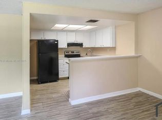 1354 Seaview Dr, Pompano Beach, FL 33068