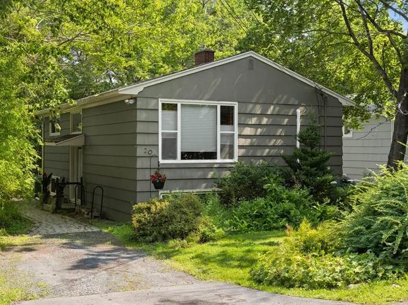 20 Kirk Rd, Halifax, NS B3P 1A7