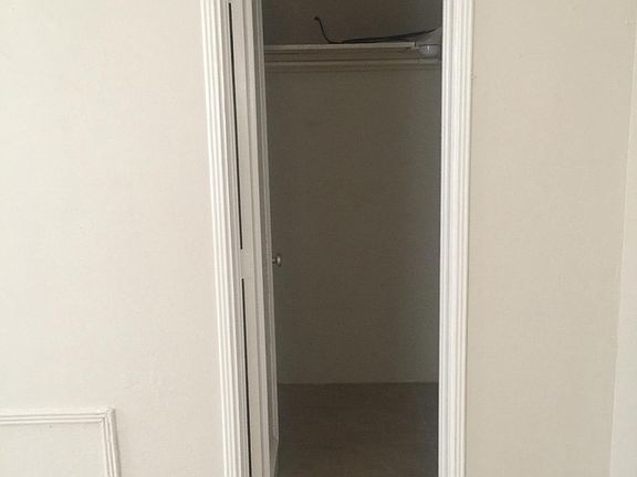 Walk in closet