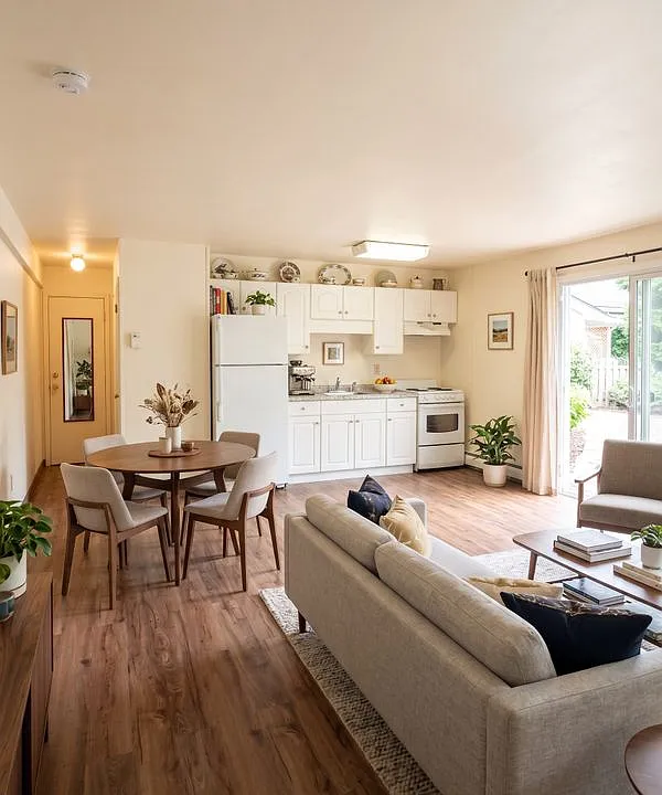 29 W Lake Dr