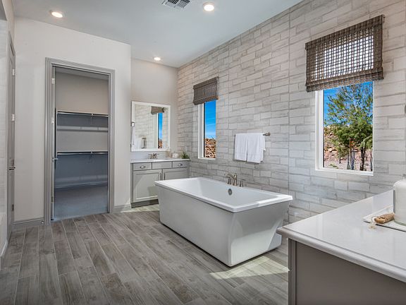 Luxurious Owner s Bath