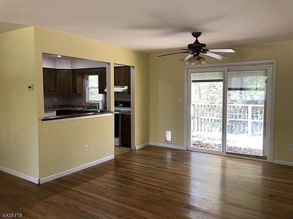 3rd image of 1 Valley Dr W