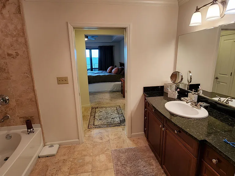 121 N Monroe St #1208 — Photo 18