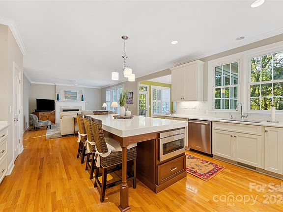 3rd image of 2215 Beaucatcher Ln
