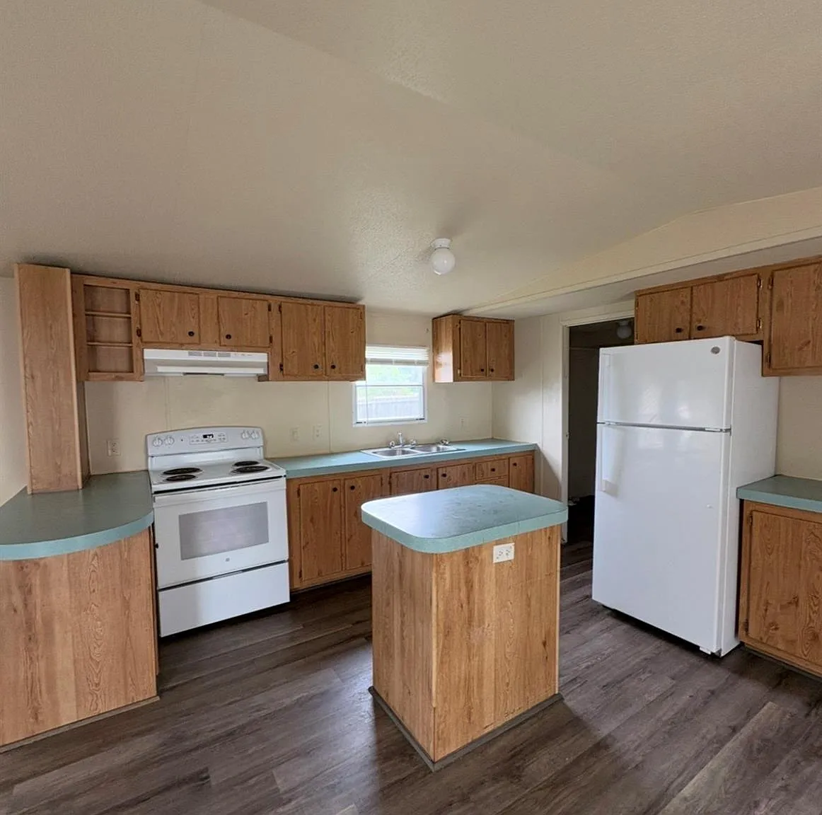 2 bed, 2.0 bath, 1036 sqft, $1,000 — Photo 3