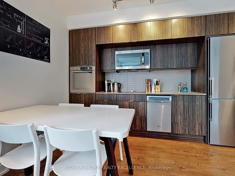 10 York St #2203 — Photo 17