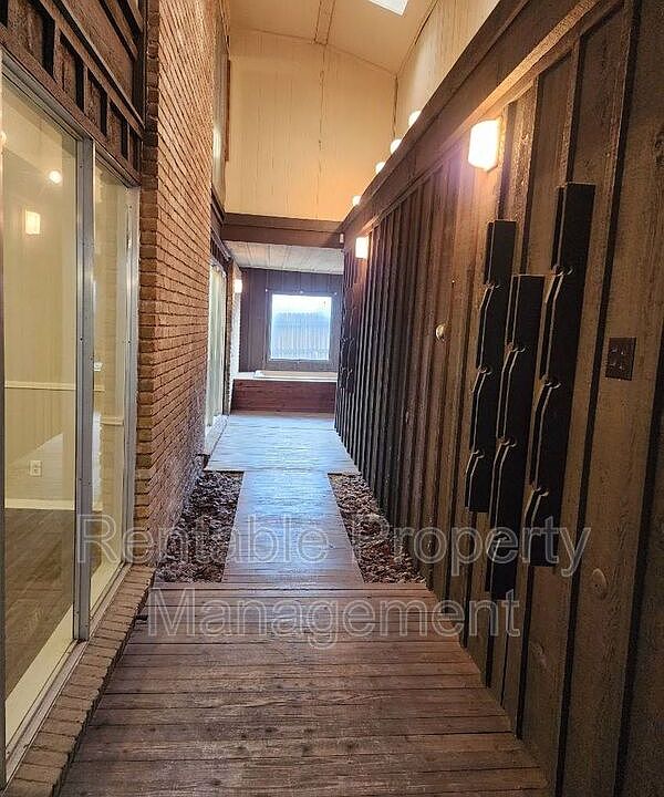 1st image of 6238 Wheaton Dr