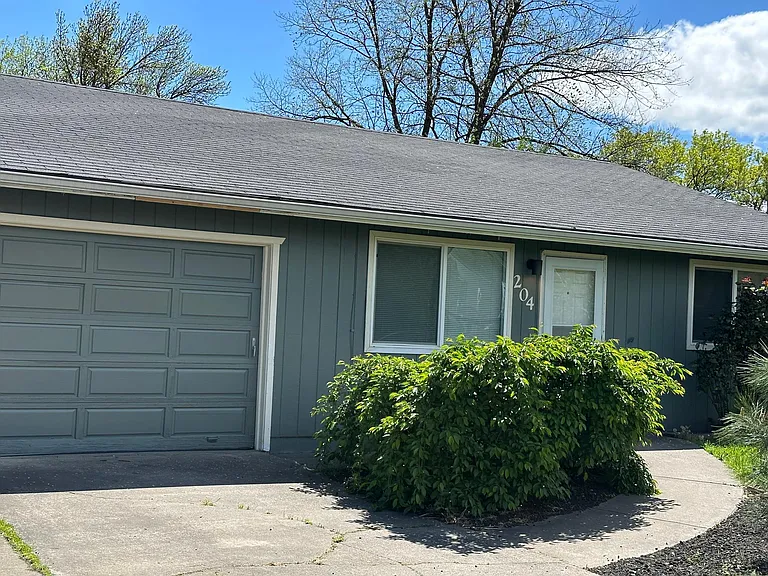 204 Gibson St — Photo 15