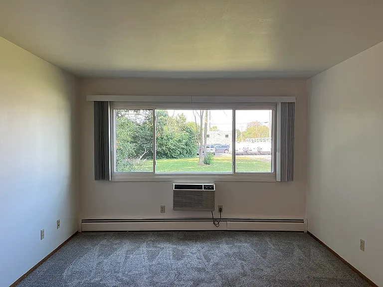 Ridge Manor Apartments — Photo 9