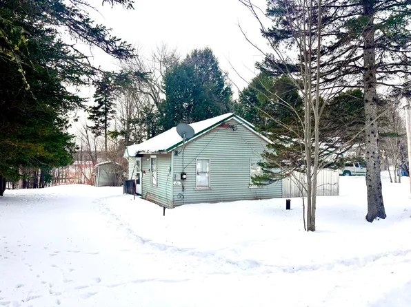 21 Horseshoe Road, Medway, ME 04460
