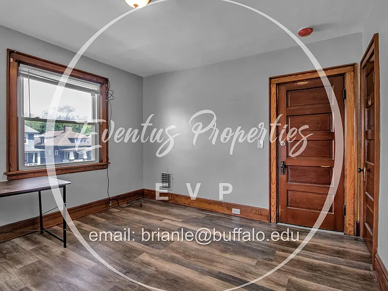 153 Winspear Ave #2 — Photo 9