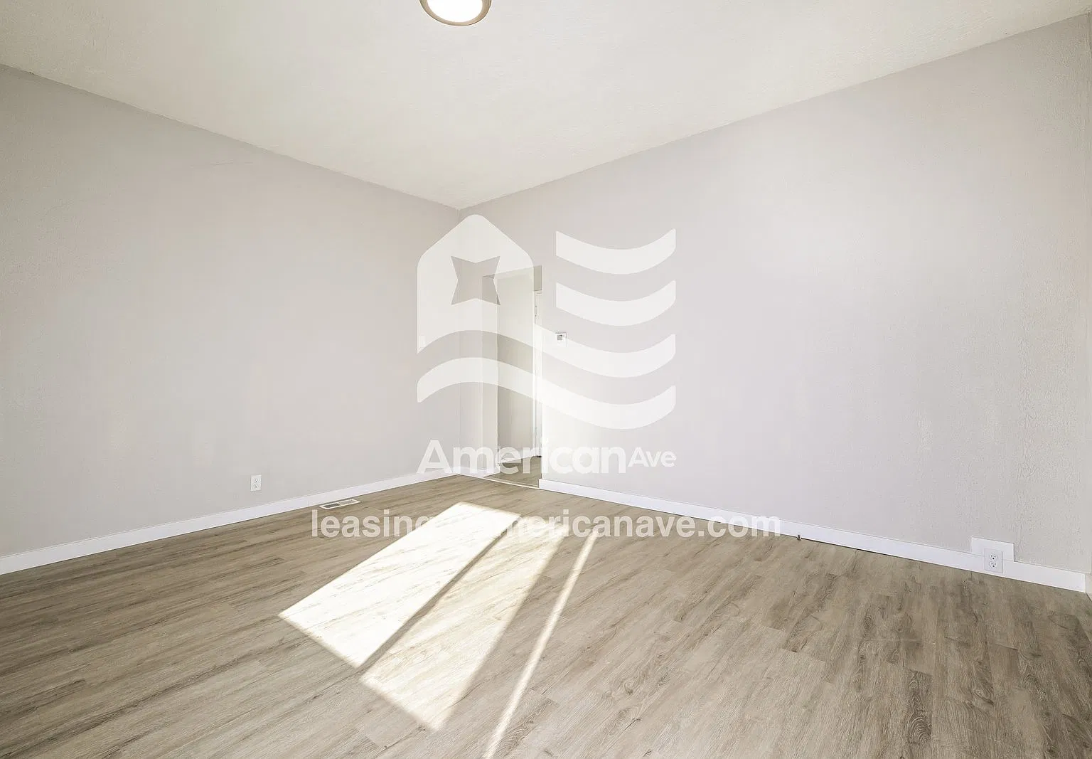 3 bed, 1.0 bath, 1568 sqft, $1,365 — Photo 2