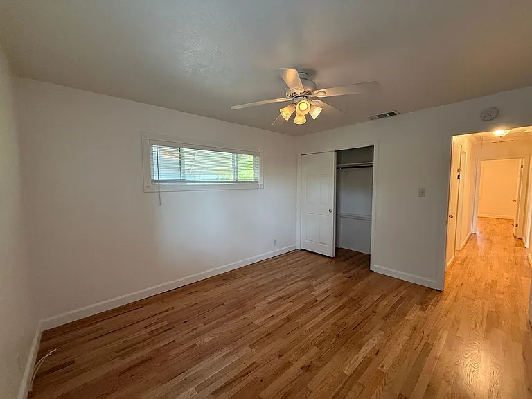 830 W Vine St — Photo 13